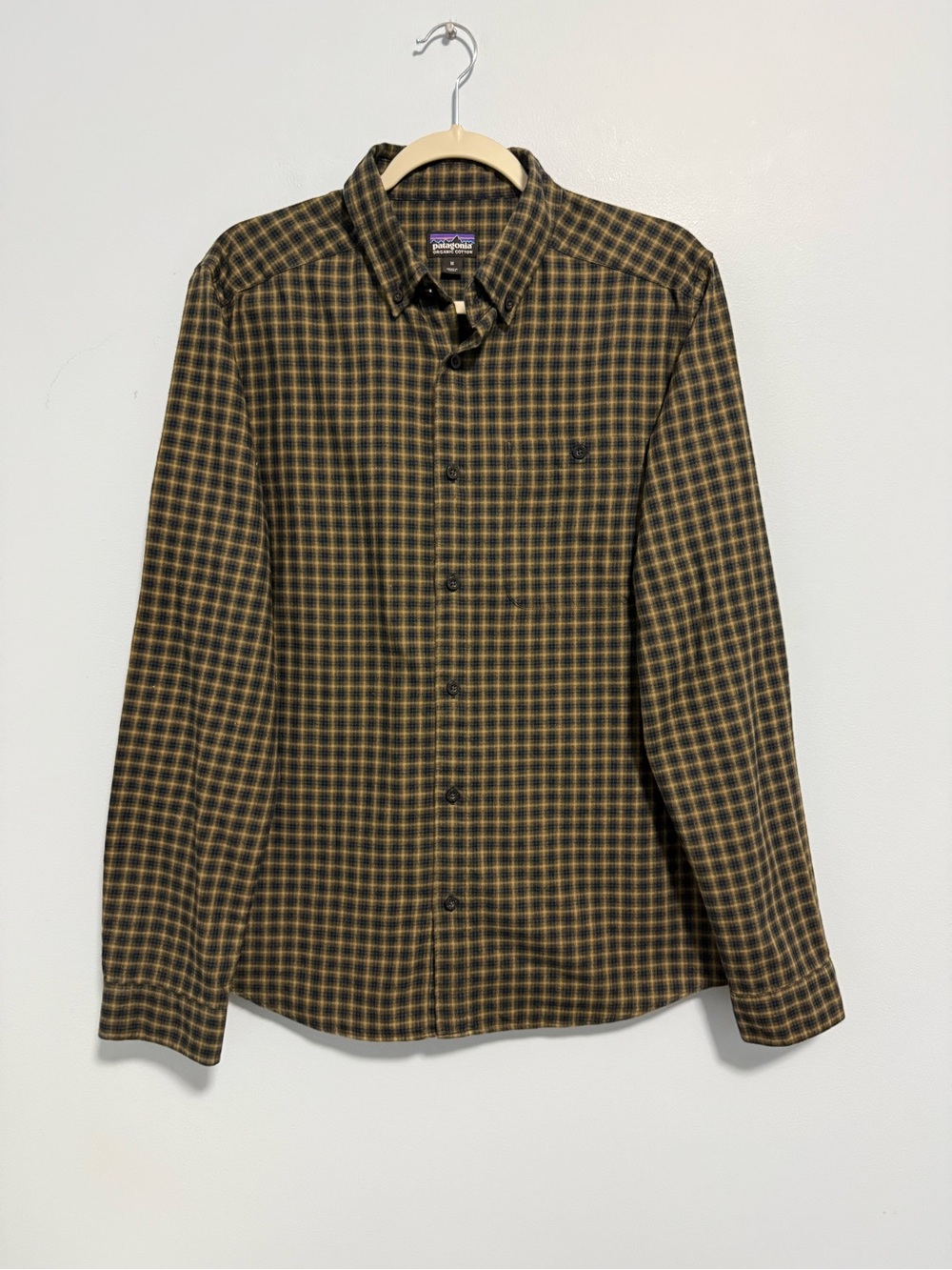 Patagonia® Worn‎ Wear Men’s Long-Sleeved Plaid Organic Cotton Shirt Size M